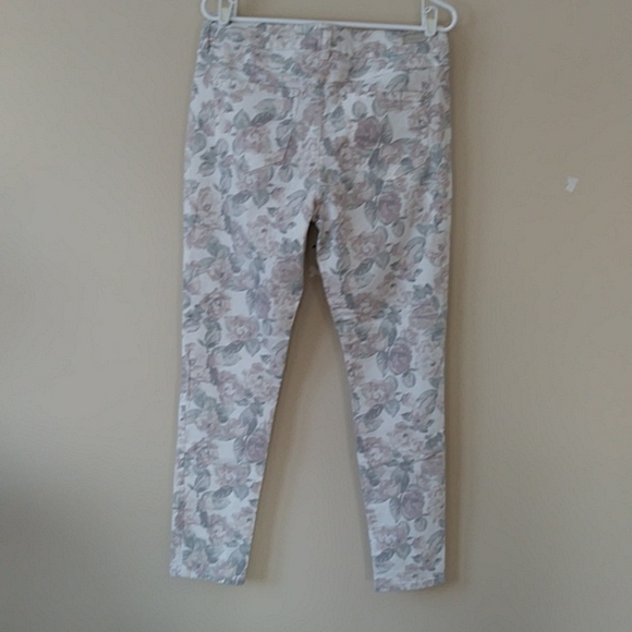 Seven7 High Rise Skinny Tummy Less Floral Pant 10 Cream - Picture 10 of 16